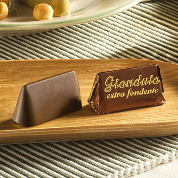 
                
                  Gianduiotto
                
                  Extra
                
                  Noir
                
                  75%
                
              